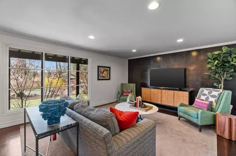 Living - 1314 NE 9th St, Bend, OR 97701 photo 1 of 8
