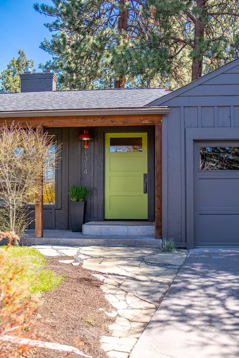 Entry Way - 1314 NE 9th St, Bend, OR 97701 photo 1 of 1