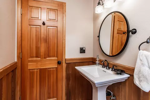 Bath - 57698 Poplar Ln #50, Sunriver, OR 97707 photo 5 of 6