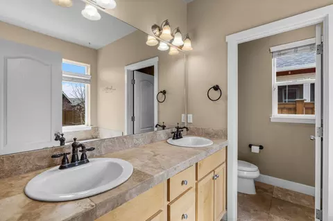 Bath - 20736 Kilbourne Loop, Bend, OR 97701 photo 1 of 5