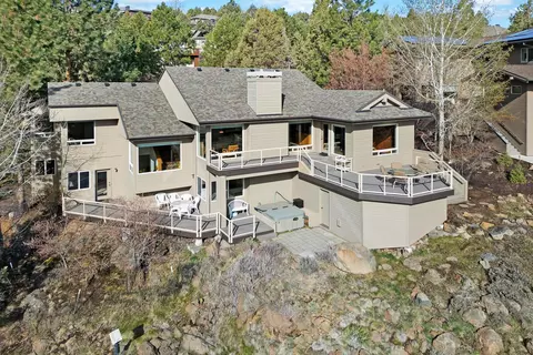 2568 NW 1st St, Bend, OR 97703