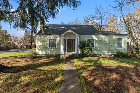 136 Willamette Ave, Medford, OR 97504