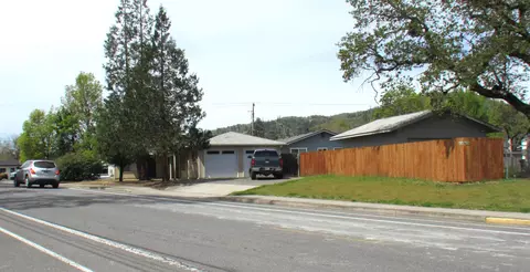 1212 SW G St, Grants Pass, OR 97526