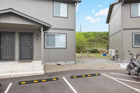 610 N Main St #5D, Phoenix, OR 97535