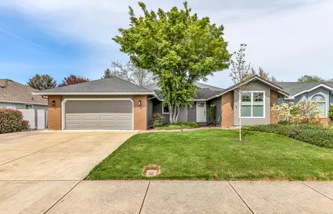 502 Vincent Ave, Central Point, OR 97502