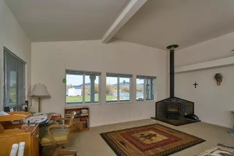 Living - 32154 Modoc Point Rd, Chiloquin, OR 97624 photo 1 of 5