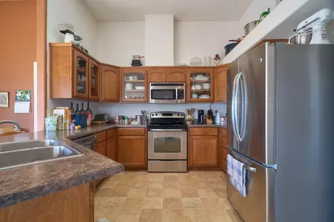 Kitchen - 32154 Modoc Point Rd, Chiloquin, OR 97624 photo 2 of 2