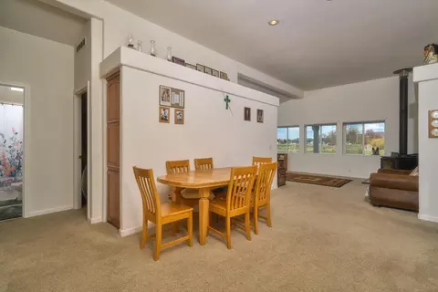 Dining - 32154 Modoc Point Rd, Chiloquin, OR 97624 photo 2 of 2