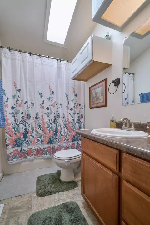 Bath - 32154 Modoc Point Rd, Chiloquin, OR 97624 photo 1 of 1