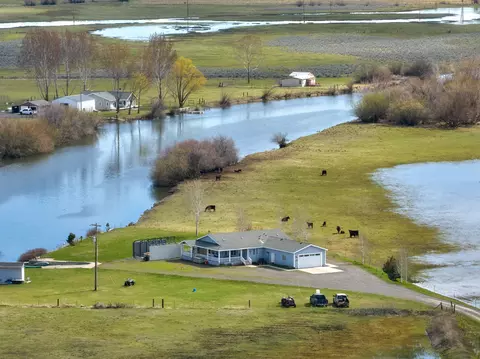 View/Area - 32154 Modoc Point Rd, Chiloquin, OR 97624 photo 10 of 15
