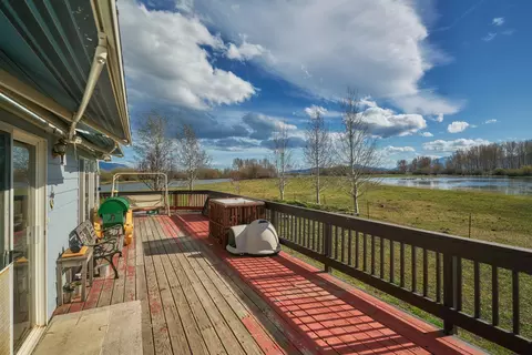 Exterior - 32154 Modoc Point Rd, Chiloquin, OR 97624 photo 4 of 5