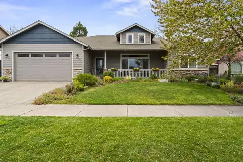 2095 Manchester Dr, Medford, OR 97501