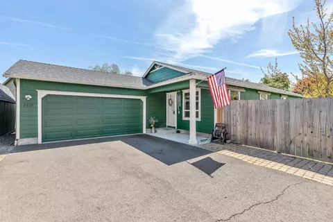 2339 Finley Ln, Medford, OR 97501