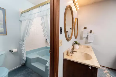 Bath - 61153 Sidewinder, Bend, OR 97702 photo 1 of 4