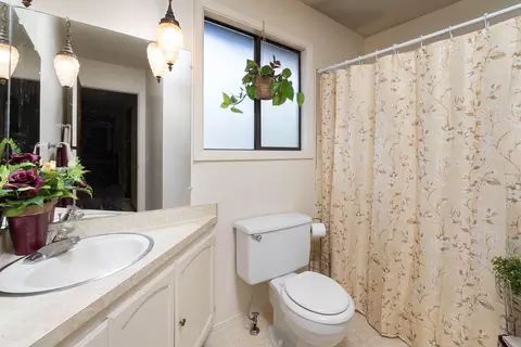 Bath - 61153 Sidewinder, Bend, OR 97702 photo 4 of 4