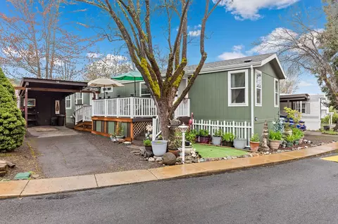 1055 N 5th St #38, Jacksonville, OR 97530