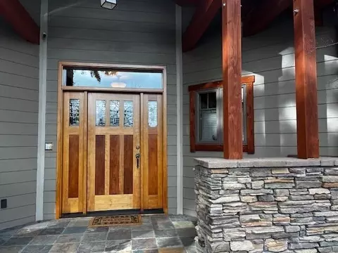 6834 Redstart Rd, Klamath Falls, OR 97601