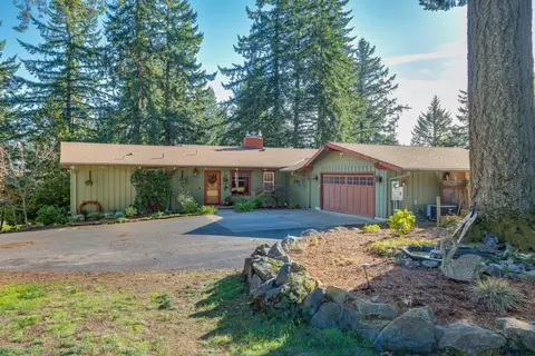 10051 SEastmont Dr, Damascus, OR 97015