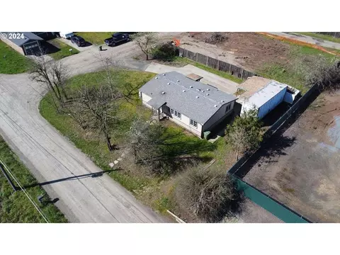 655 N Lane St, Cottage Grove, OR 97424