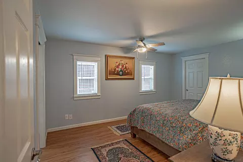 Bedroom - 816 S Shasta Ave, Eagle Point, OR 97524 photo 1 of 6