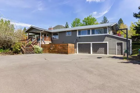 1503 Stardust Way, Medford, OR 97504