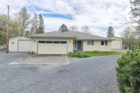 449 Connie Ln, Merlin, OR 97532