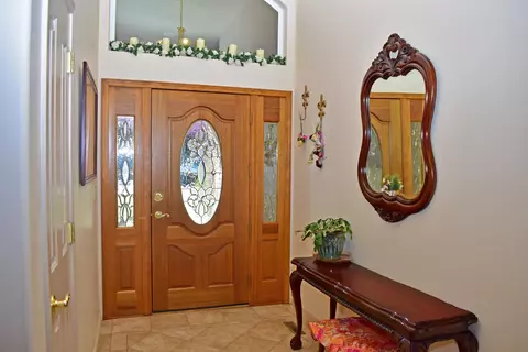 Entry Way - 479 Quail Run, Eagle Point, OR 97524 photo 1 of 2