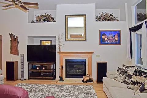 Living - 479 Quail Run, Eagle Point, OR 97524 photo 4 of 8