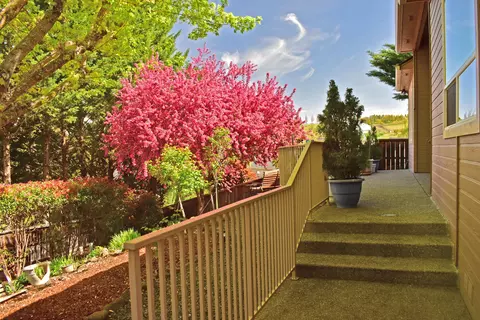 Exterior - 479 Quail Run, Eagle Point, OR 97524 photo 6 of 22