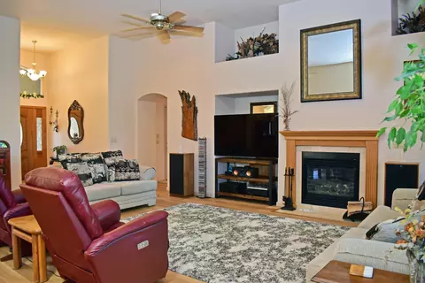 Living - 479 Quail Run, Eagle Point, OR 97524 photo 1 of 8