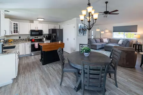 3140 SW Reindeer Ave, Redmond, OR 97756