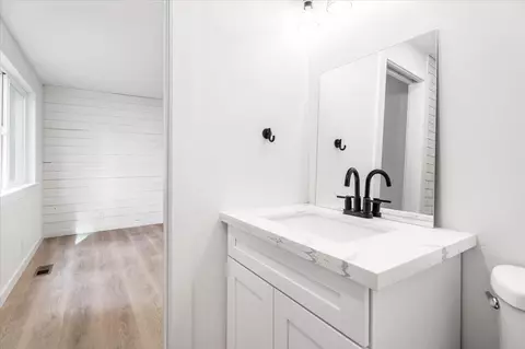 Bath - 16575 Prairie View Dr, La Pine, OR 97739 photo 2 of 2
