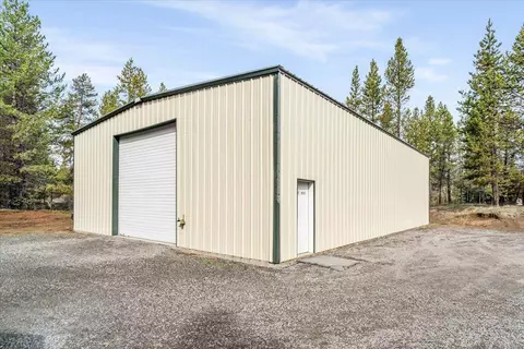 Exterior - 16575 Prairie View Dr, La Pine, OR 97739 photo 6 of 11