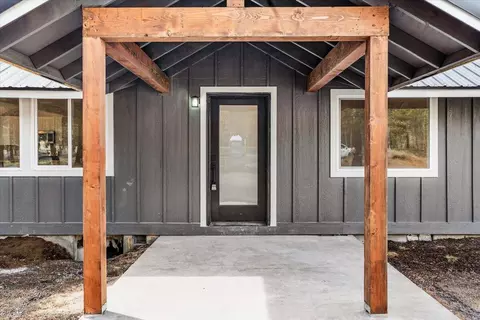 Exterior - 16575 Prairie View Dr, La Pine, OR 97739 photo 5 of 11