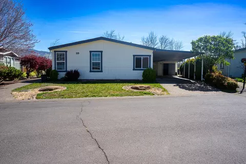 333 Mountain View Dr UNIT 39, Talent, OR 97540