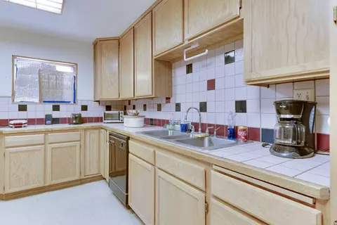 Kitchen - 16210 5th St, La Pine, OR 97739 photo 3 of 5