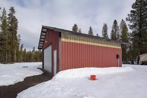 Exterior - 16210 5th St, La Pine, OR 97739 photo 13 of 15