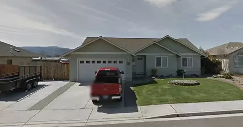 1465 Scofield St, Central Point, OR 97502