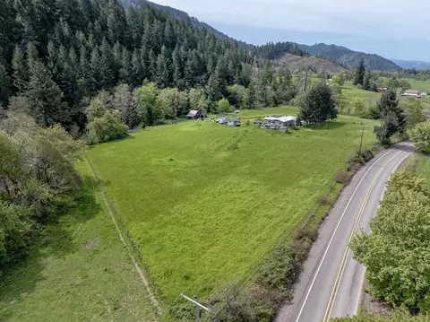1491 Days Creek Rd, Days Creek, OR 97429