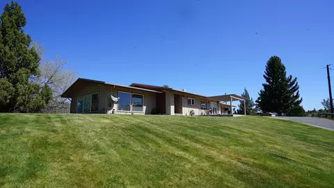 27648 Golf Club Rd, John Day, OR 97845
