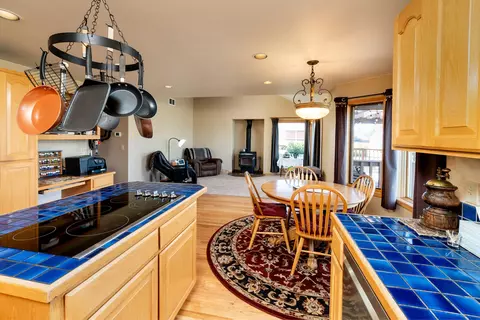 Kitchen - 22390 Mcardle Rd, Bend, OR 97702 photo 2 of 2