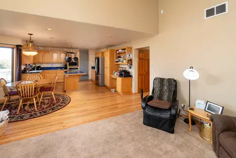 Living - 22390 Mcardle Rd, Bend, OR 97702 photo 4 of 4