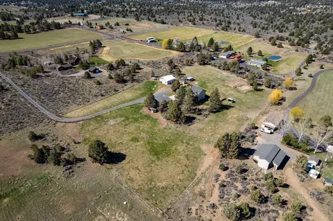View/Area - 22390 Mcardle Rd, Bend, OR 97702 photo 12 of 14