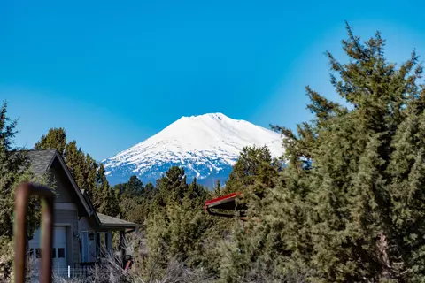 Exterior - 22390 Mcardle Rd, Bend, OR 97702 photo 17 of 23