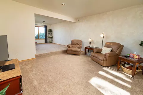 Living - 22390 Mcardle Rd, Bend, OR 97702 photo 2 of 4