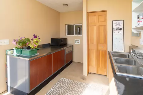 Kitchen - 22390 Mcardle Rd, Bend, OR 97702 photo 1 of 2