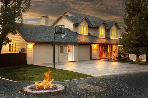 Exterior - 22390 Mcardle Rd, Bend, OR 97702 photo 2 of 23