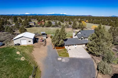 View/Area - 22390 Mcardle Rd, Bend, OR 97702 photo 4 of 14