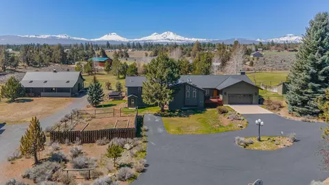 17375 Jordan Rd, Sisters, OR 97759