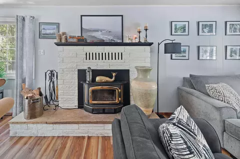 Living - 3445 Granite Hill Rd, Grants Pass, OR 97526 photo 1 of 4